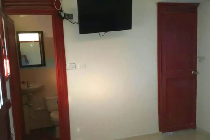 Room 5 of 13