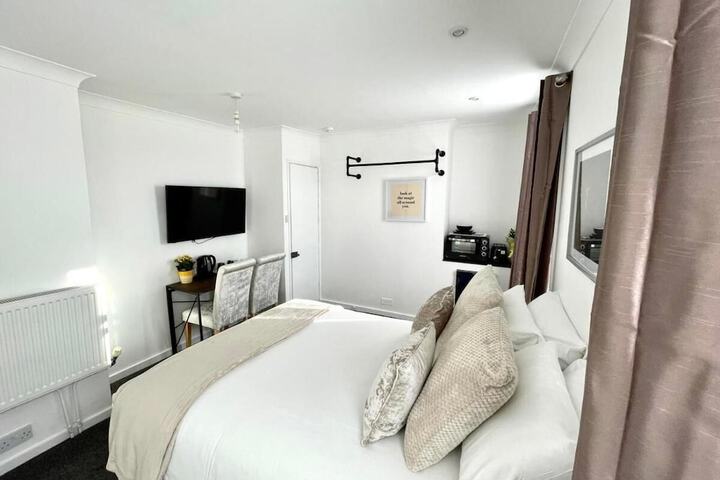 Room 7 of 34