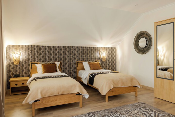 Room 15 of 69