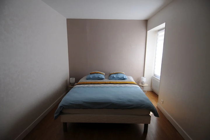 Room 6 of 13