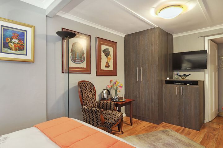 Room 4 of 80