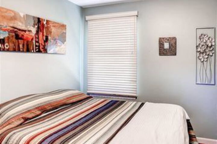Room 9 of 27