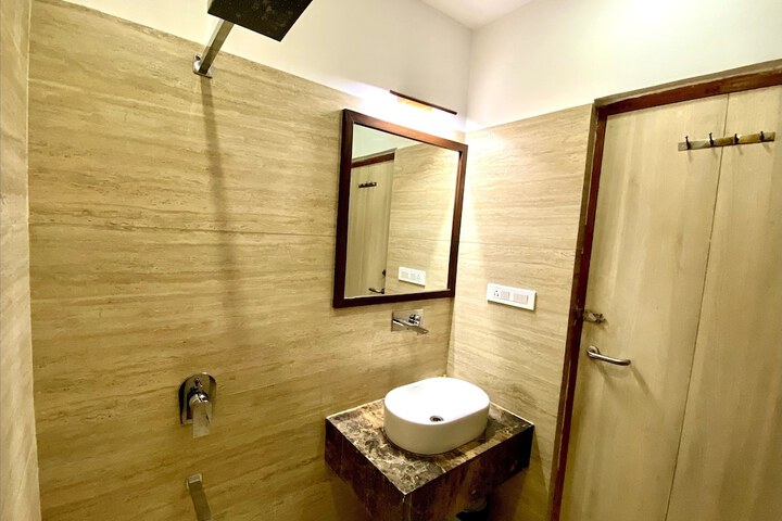 Room 26 of 49