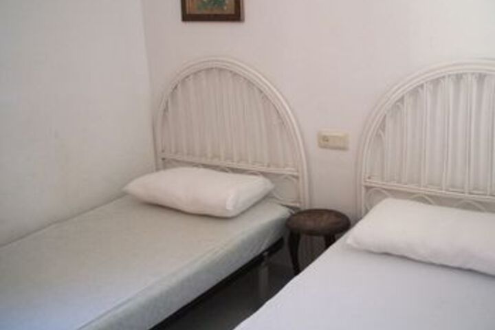 Room 7 of 11