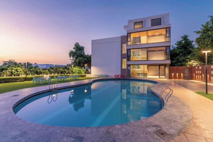 Pools & Facilities