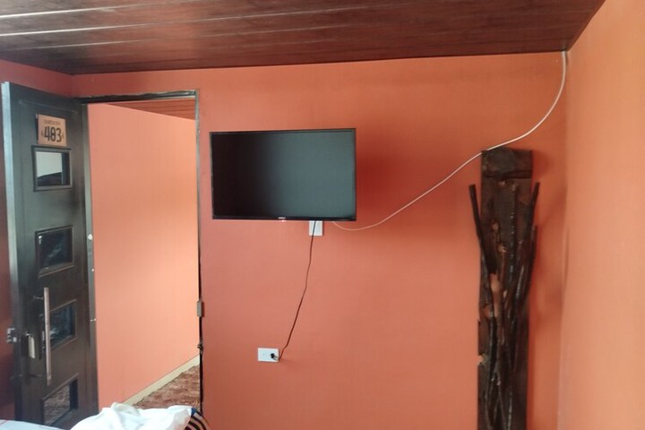 Room 4 of 15