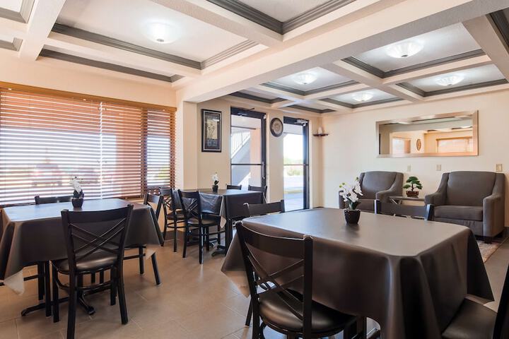 Breakfast area