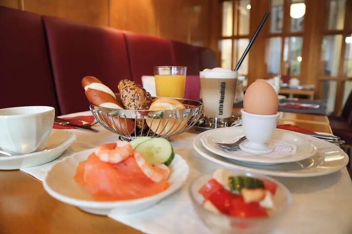 Breakfast/Coffee Service 13 of 21