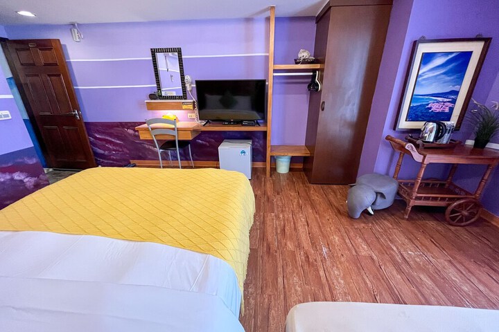 Room 9 of 39