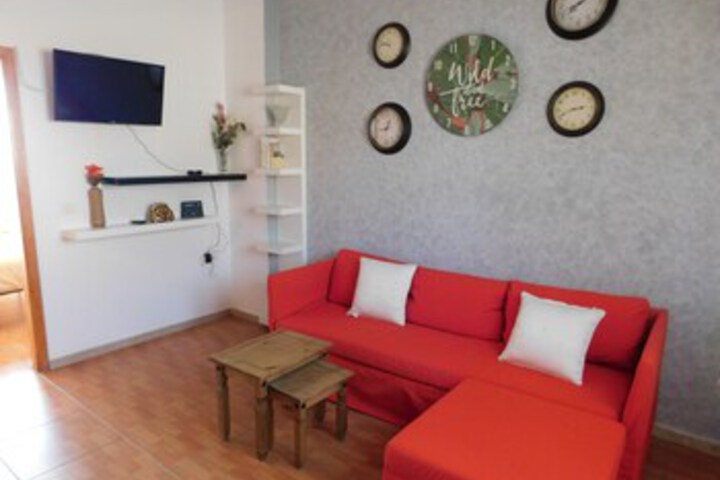 Room 5 of 11