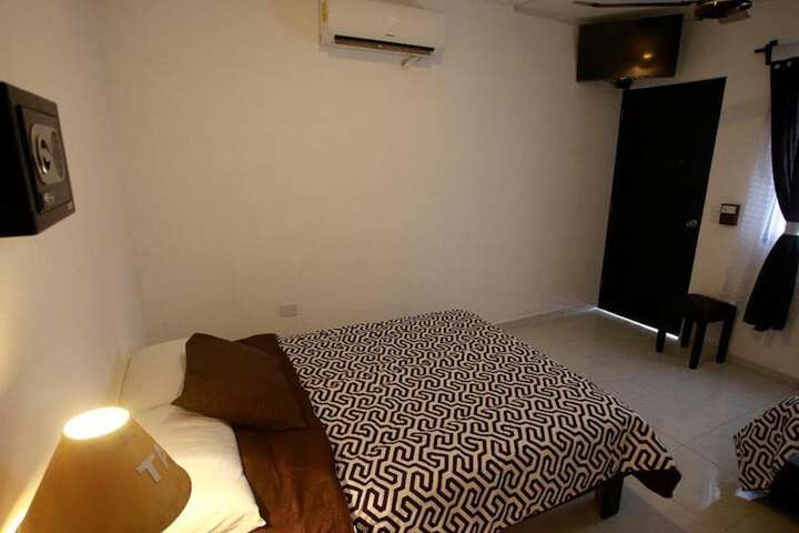 Room 2 of 19