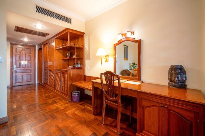 Room 18 of 169