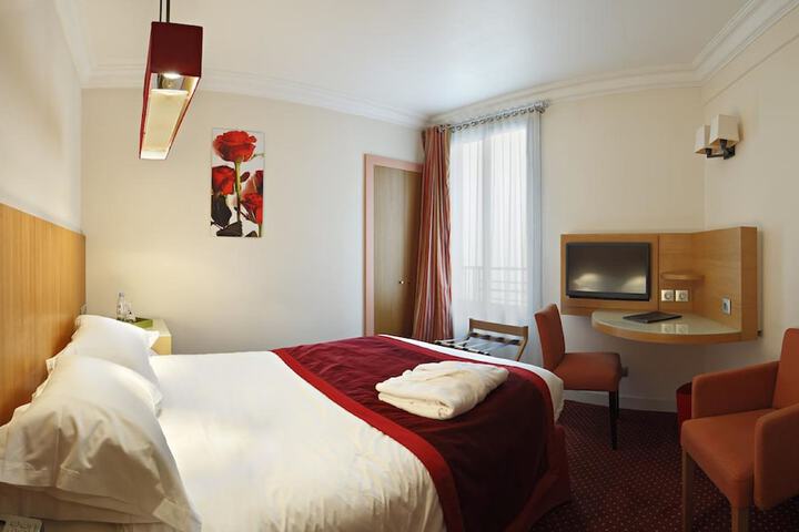 Room 16 of 33