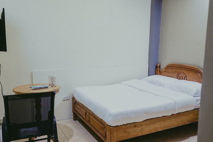 Room 8 of 33