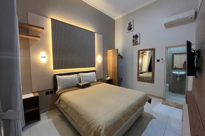 Room 3 of 22