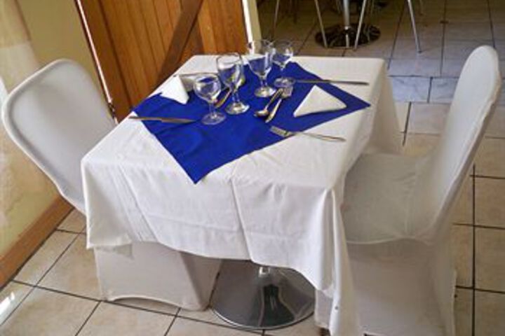 Dining 33 of 38