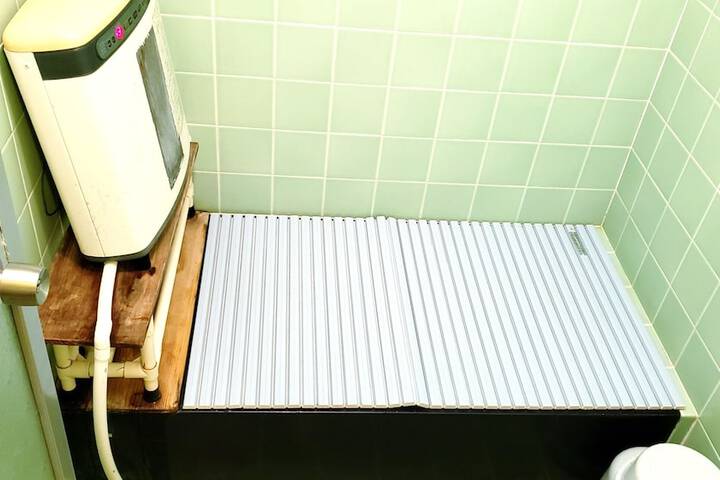 Clean Restrooms