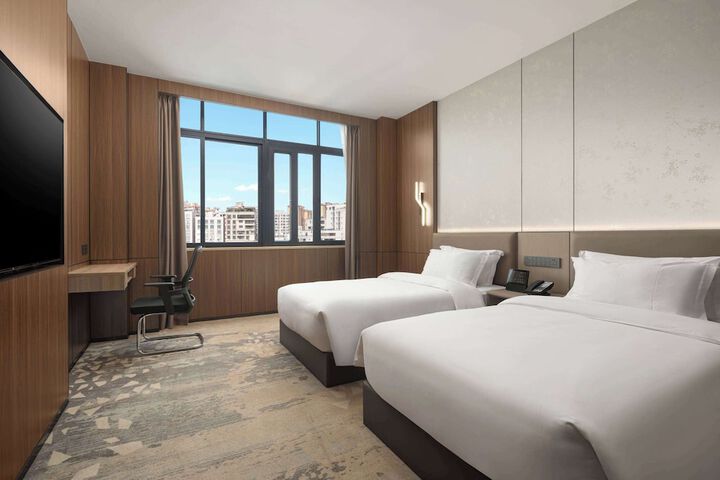 Room 5 of 17