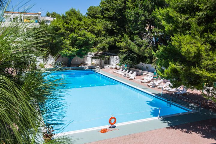 Pool Hotel