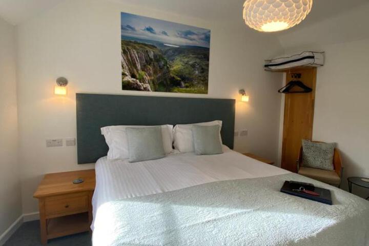 Hotel Suite Photo
