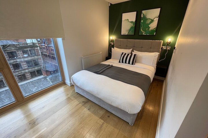 Room 19 of 296
