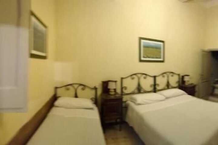 Room 6 of 35