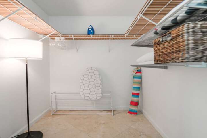 Room 15 of 177