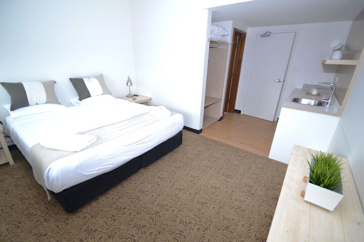 Room 4 of 44