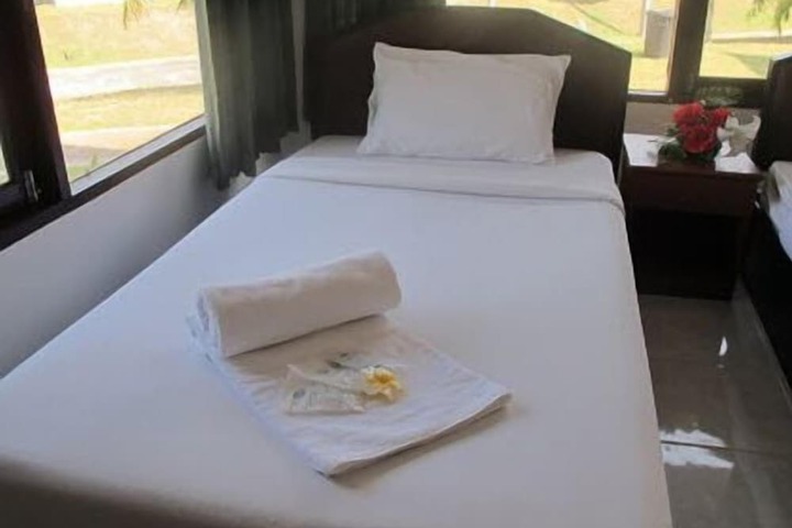 Room 4 of 40