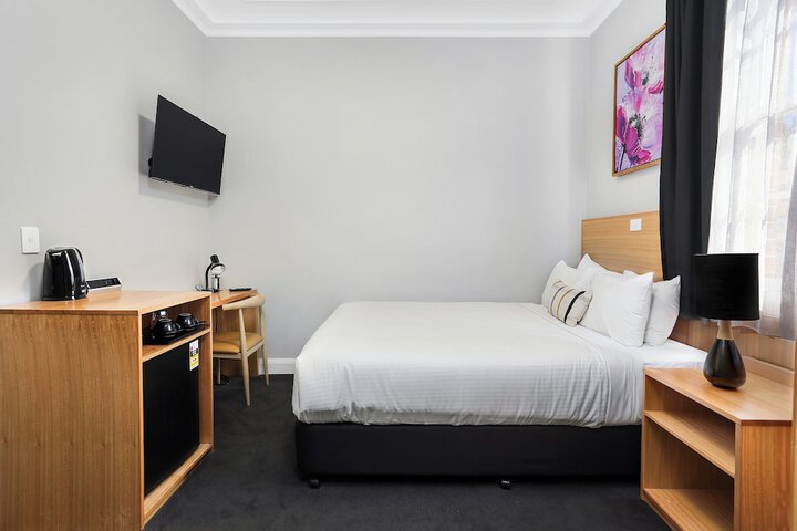 Room 8 of 48