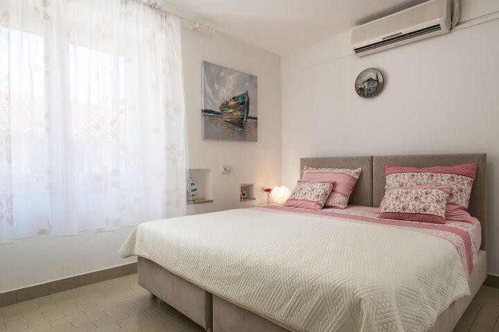 Room 54 of 180