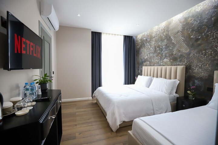 Room 15 of 121