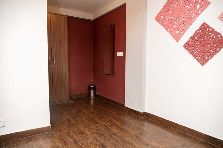 Room 12 of 41