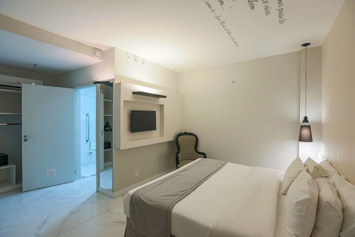 Room 27 of 46