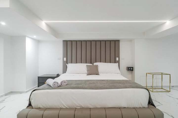 Room 8 of 58