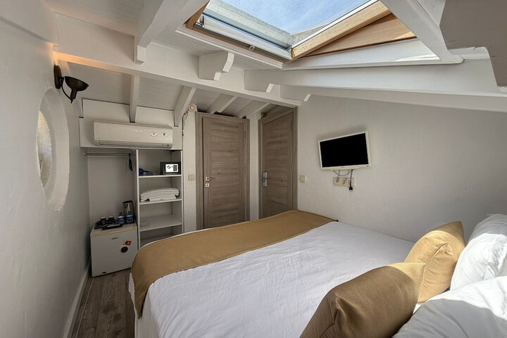 Room 45 of 194