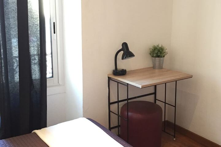 Room 12 of 35