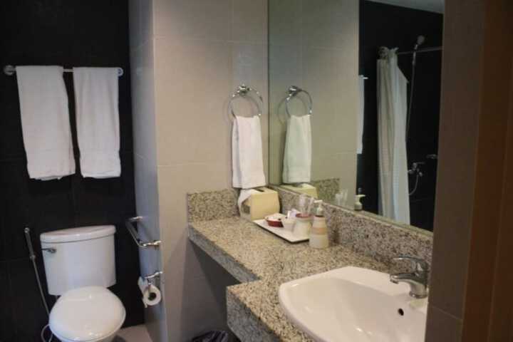 Room 46 of 83