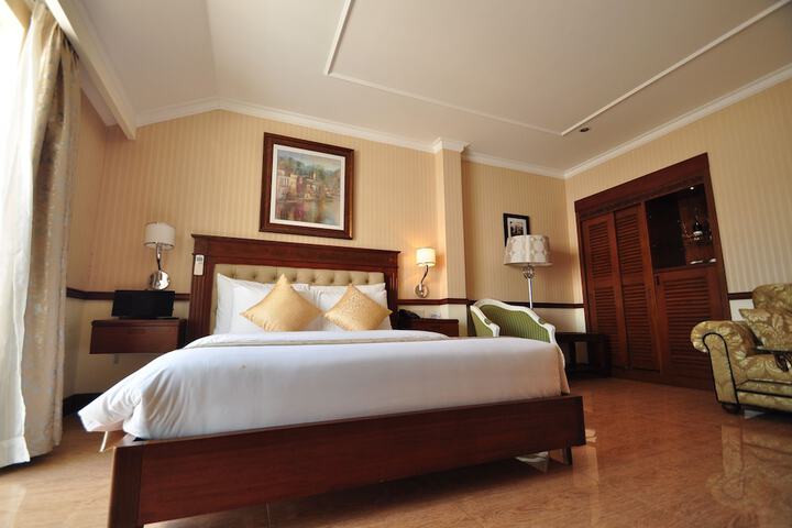 Room 14 of 50