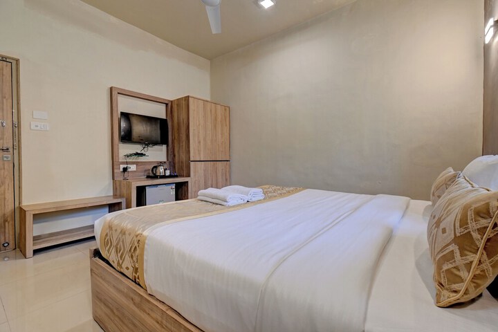 Room 2 of 15