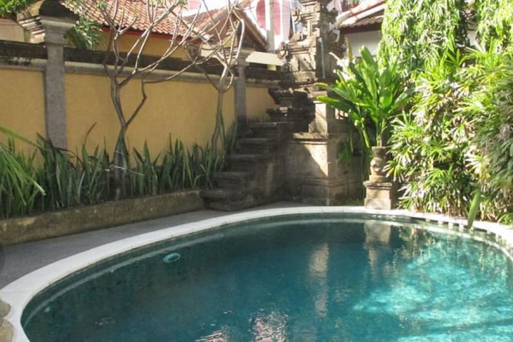 Pool Hotel
