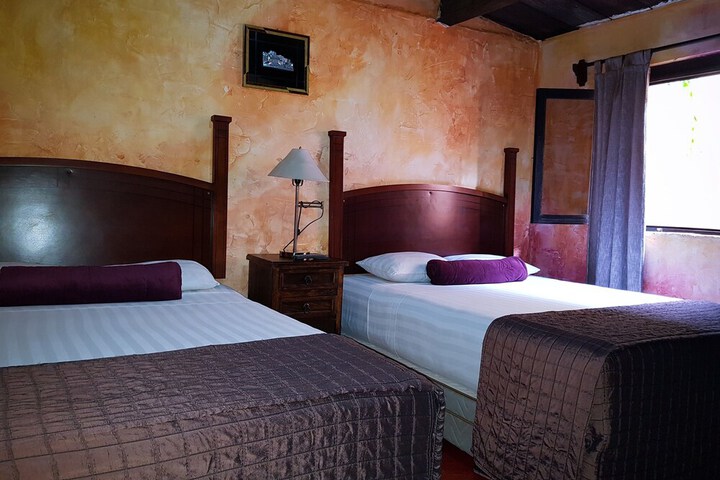 Room 10 of 37