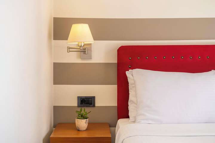 Room 8 of 41