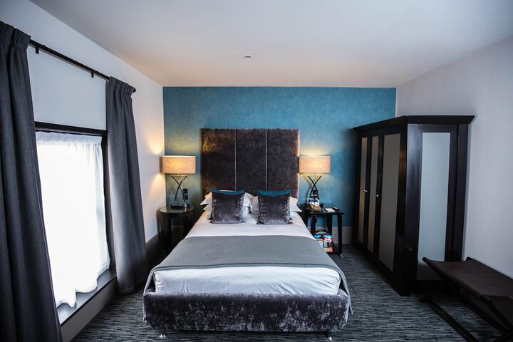 Room 28 of 122
