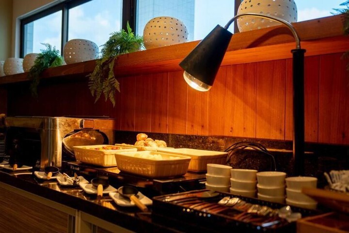 Dining 70 of 130