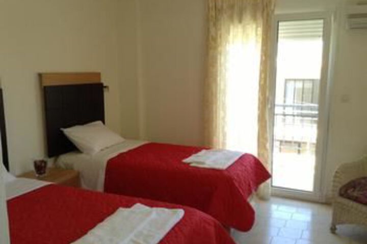 Room 7 of 13
