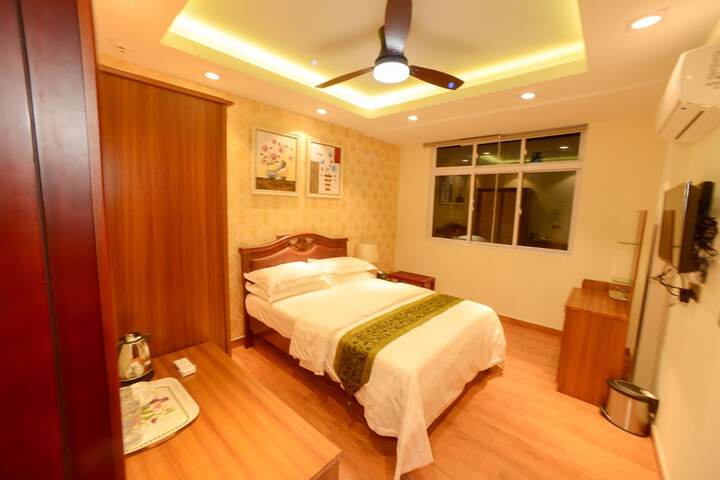 Room 14 of 38