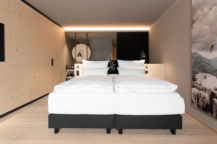 Room 9 of 162