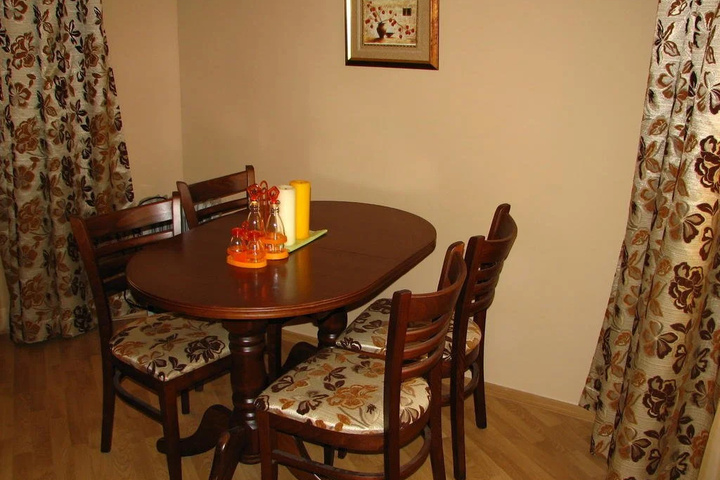 Room 5 of 14