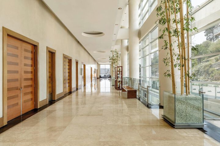 Entrance & Lobby